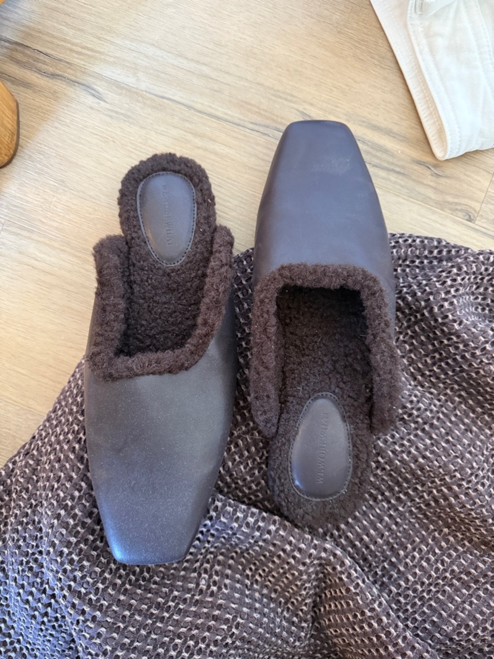 WEWOREWHAT Brown Faux-Shearling Slip-On Mules